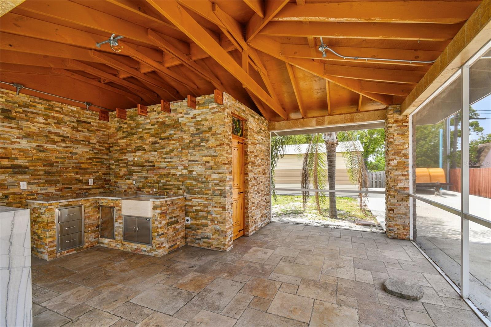 1302 BRANDONWOOD DR