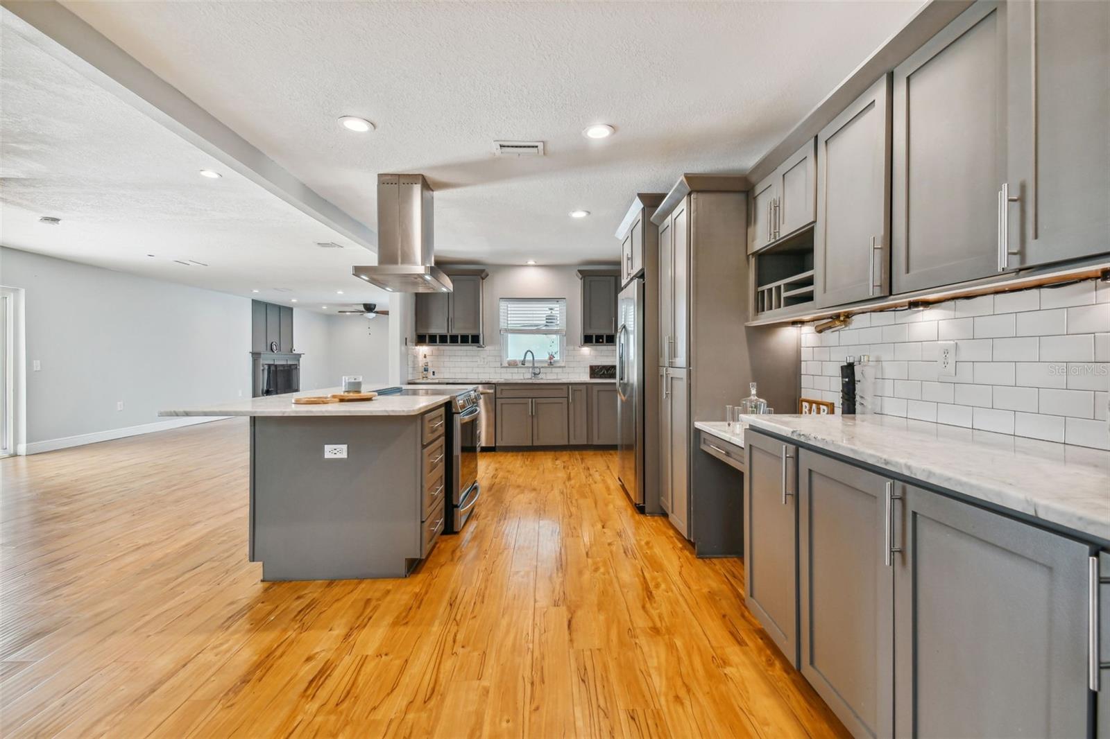 1302 BRANDONWOOD DR