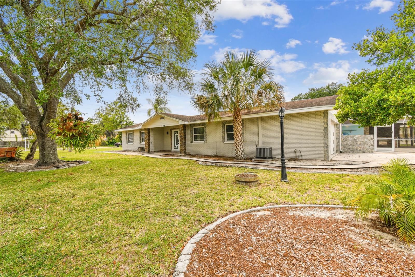 1302 BRANDONWOOD DR