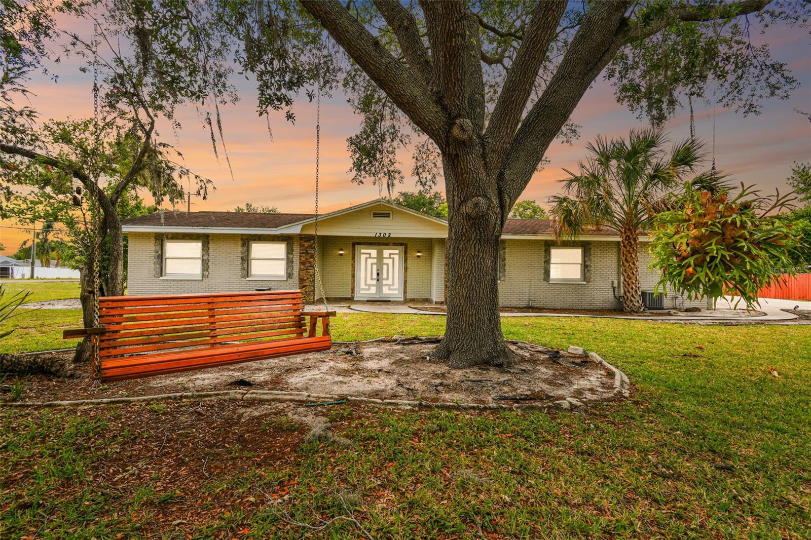 1302 BRANDONWOOD DR