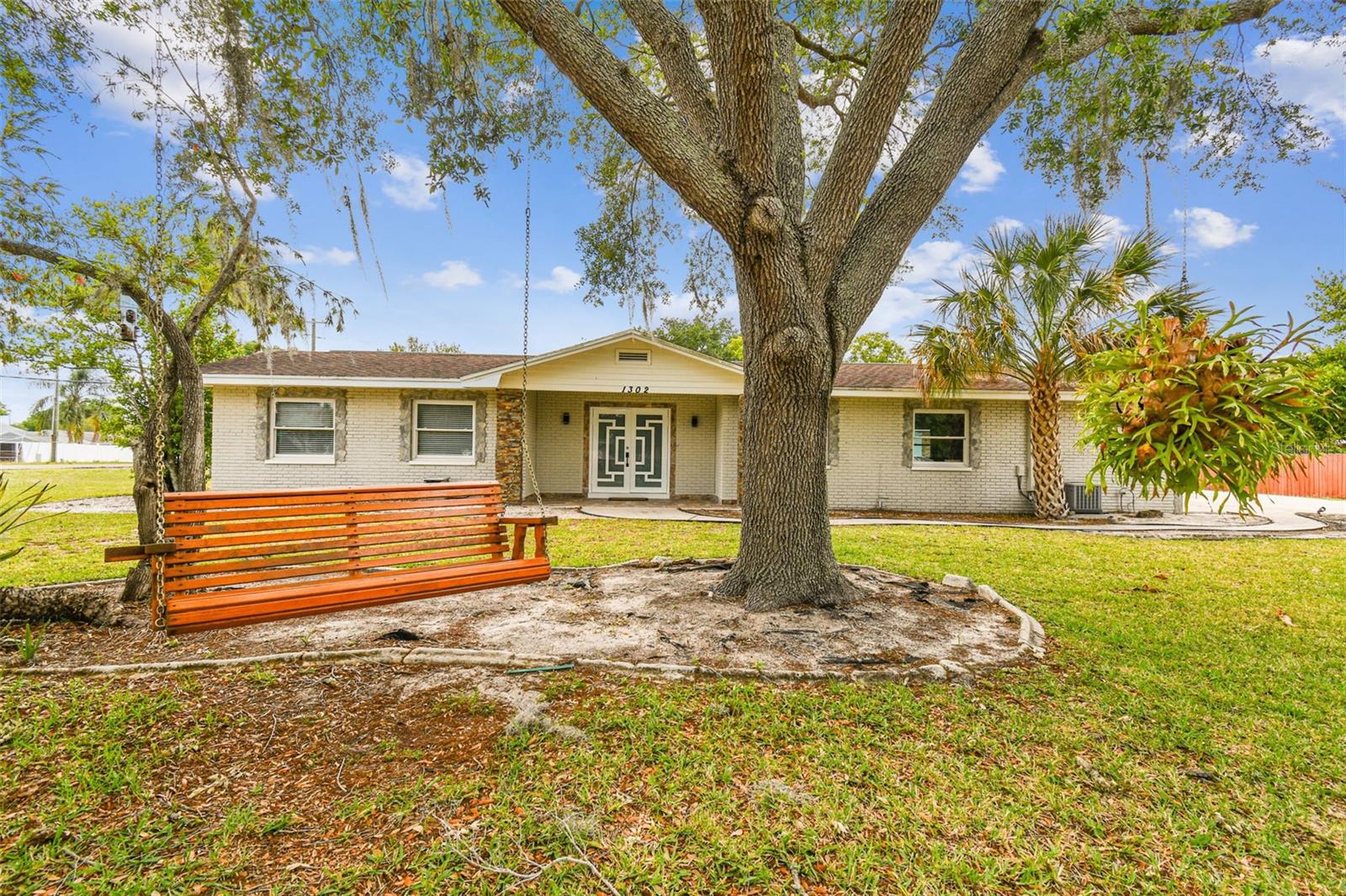 1302 BRANDONWOOD DR