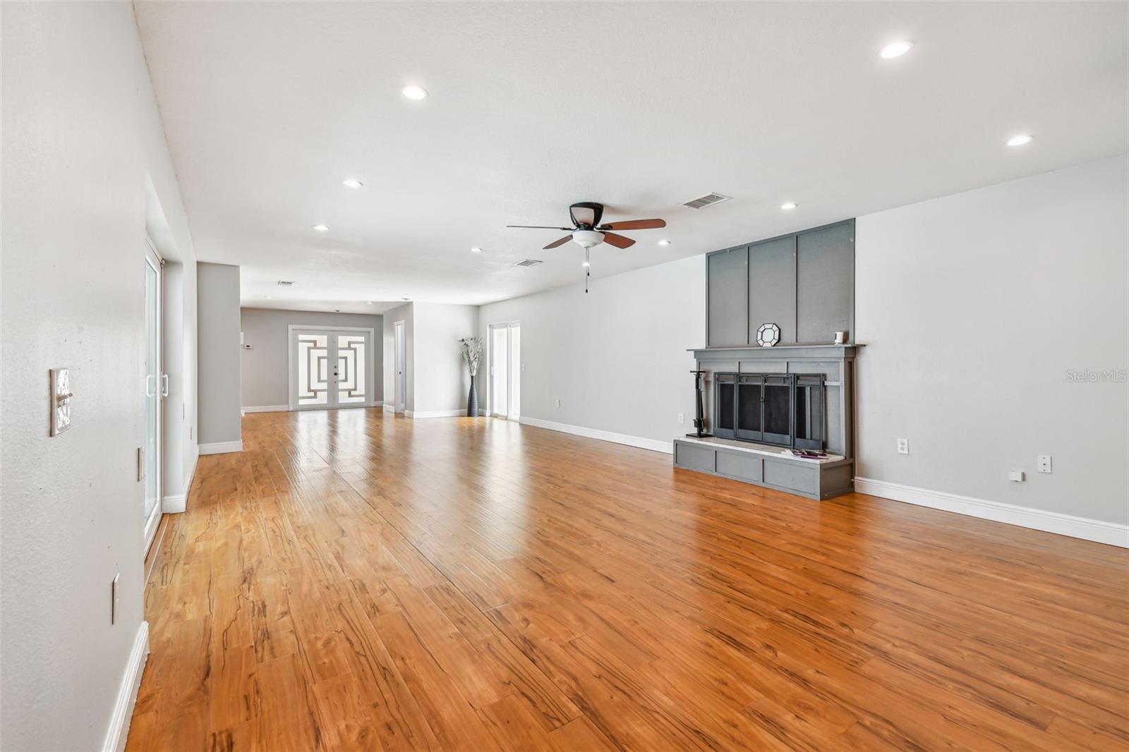 1302 BRANDONWOOD DR