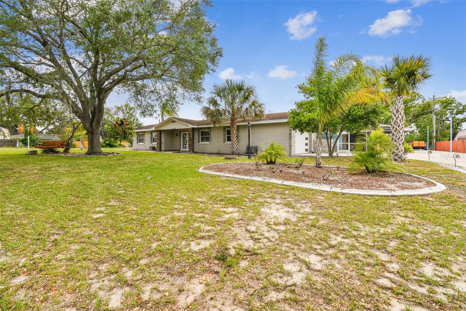1302 BRANDONWOOD DR
