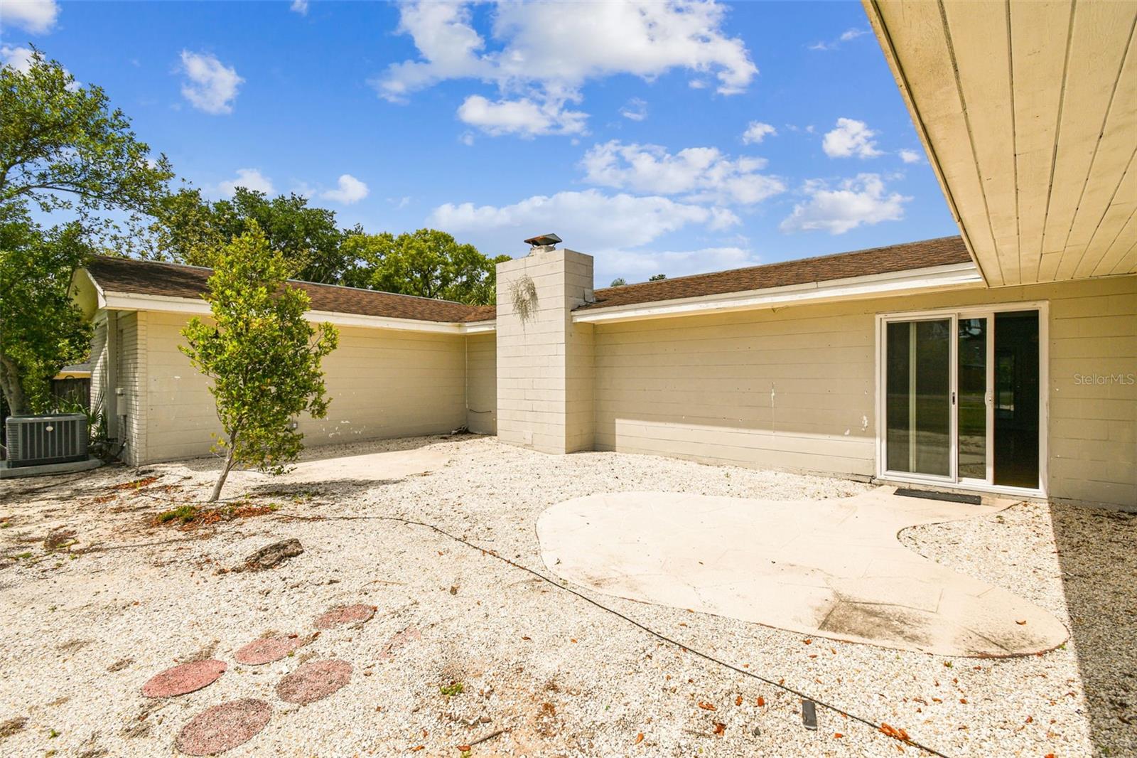 1302 BRANDONWOOD DR
