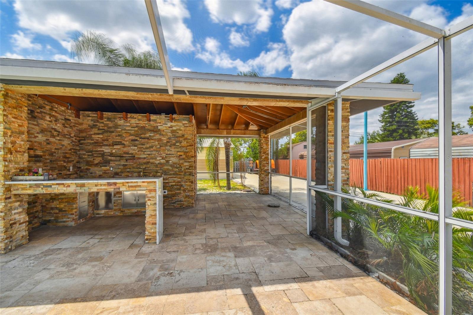 1302 BRANDONWOOD DR