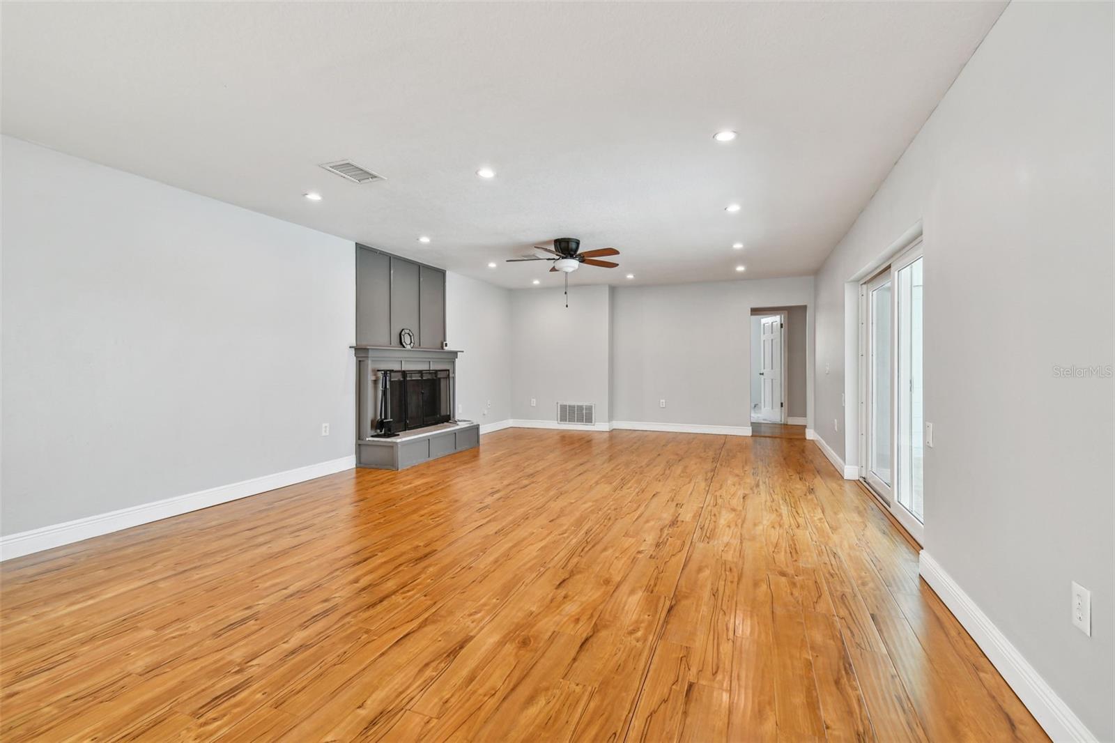 1302 BRANDONWOOD DR