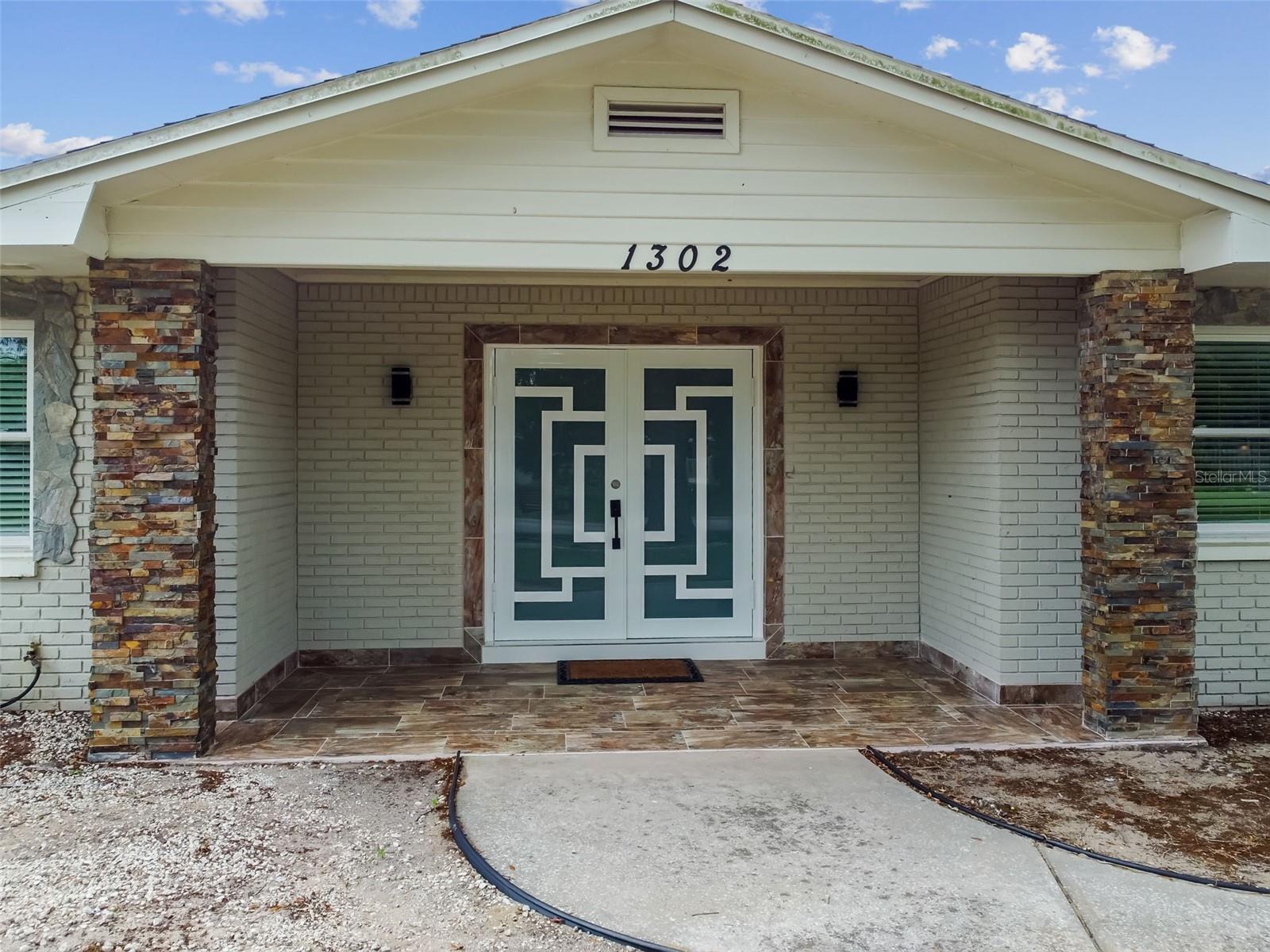 1302 BRANDONWOOD DR