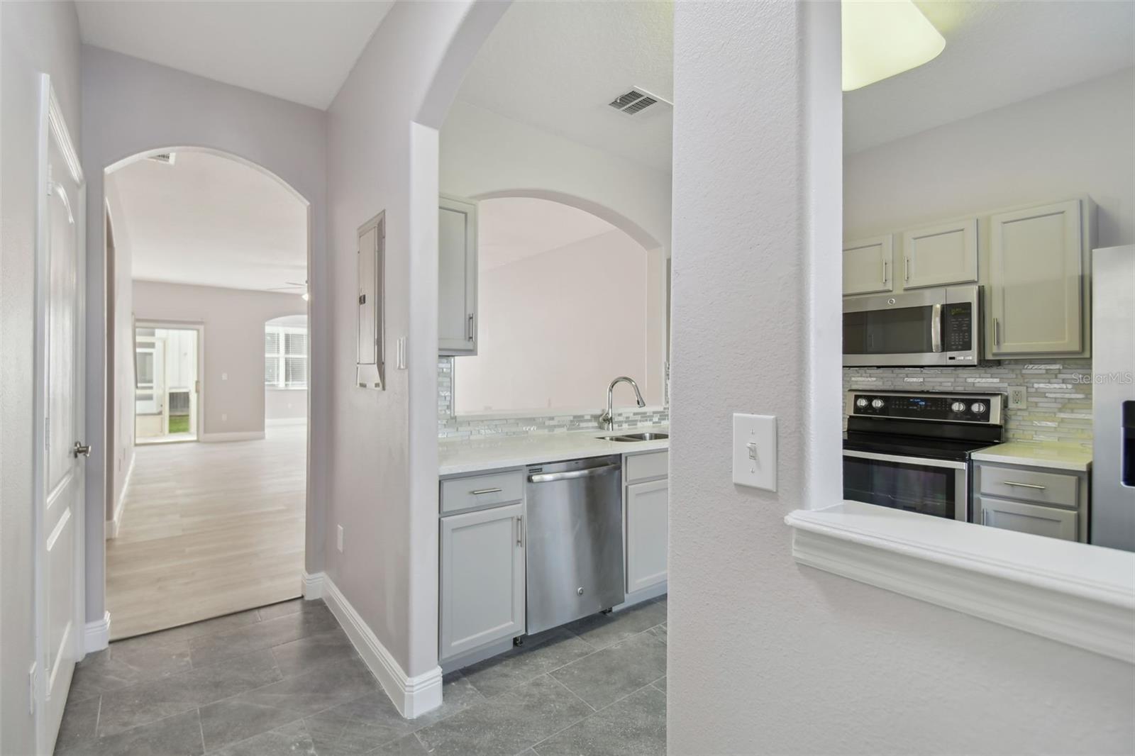3430 HIGH HAMPTON CIR