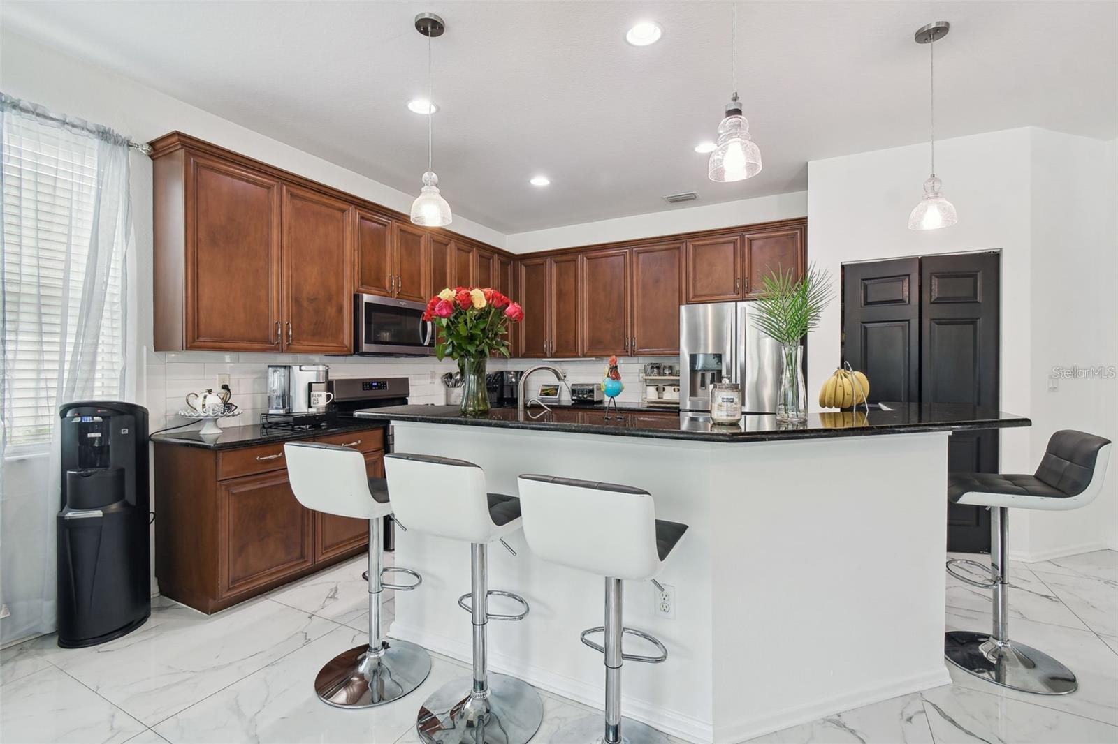 8542 EAGLE BROOK DR