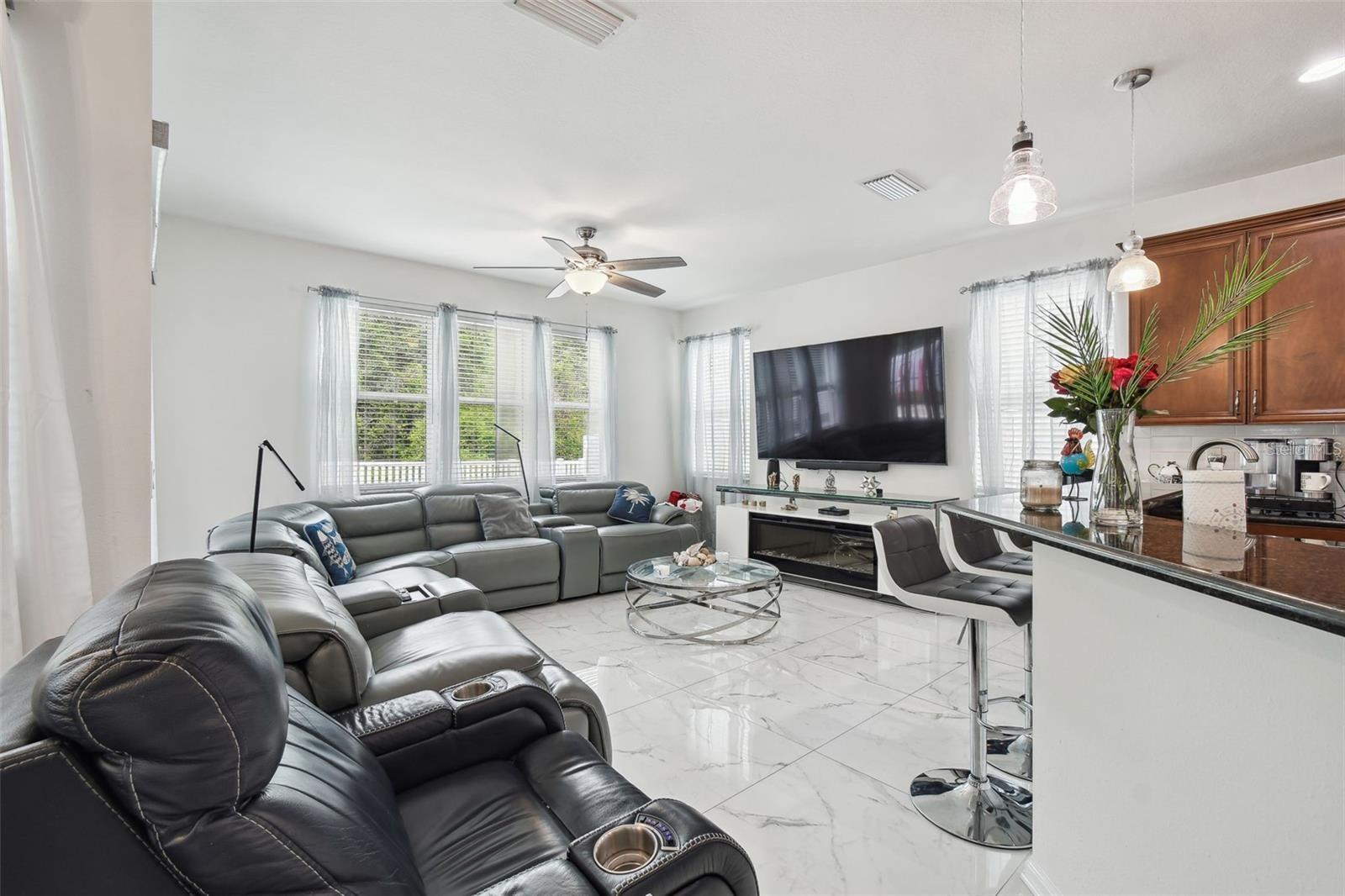 8542 EAGLE BROOK DR