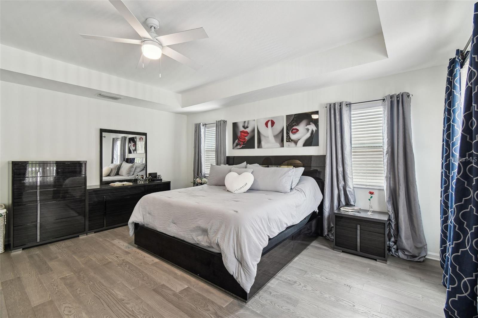 8542 EAGLE BROOK DR