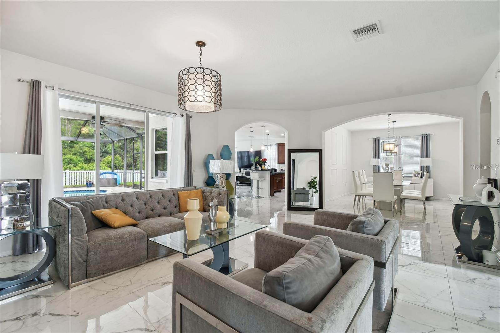 8542 EAGLE BROOK DR