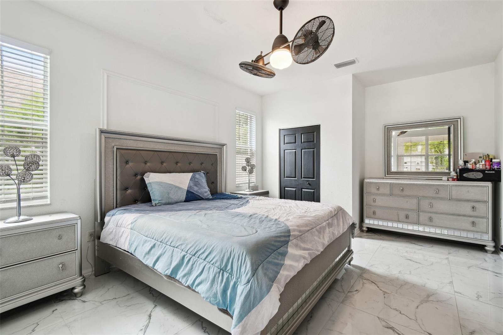 8542 EAGLE BROOK DR