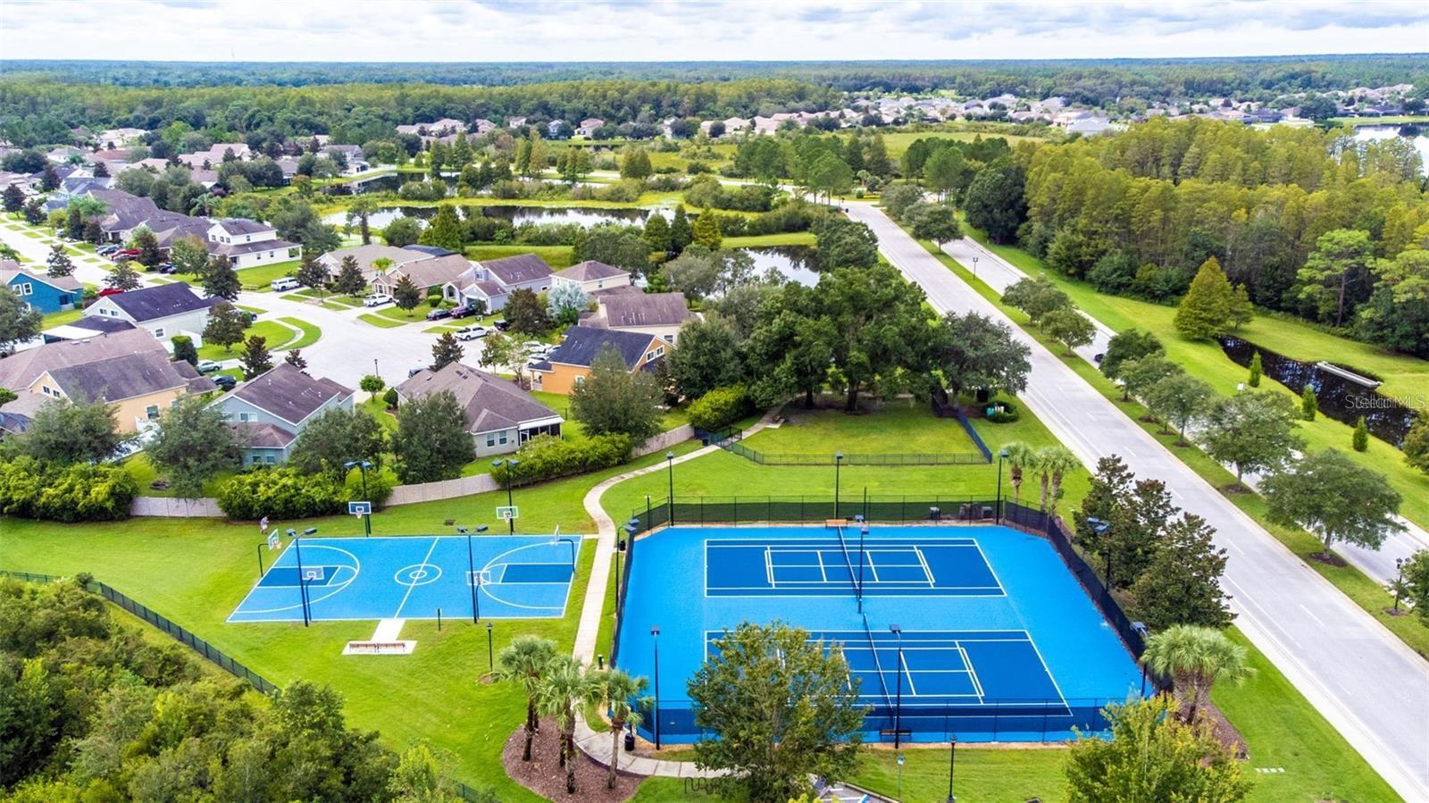 8542 EAGLE BROOK DR