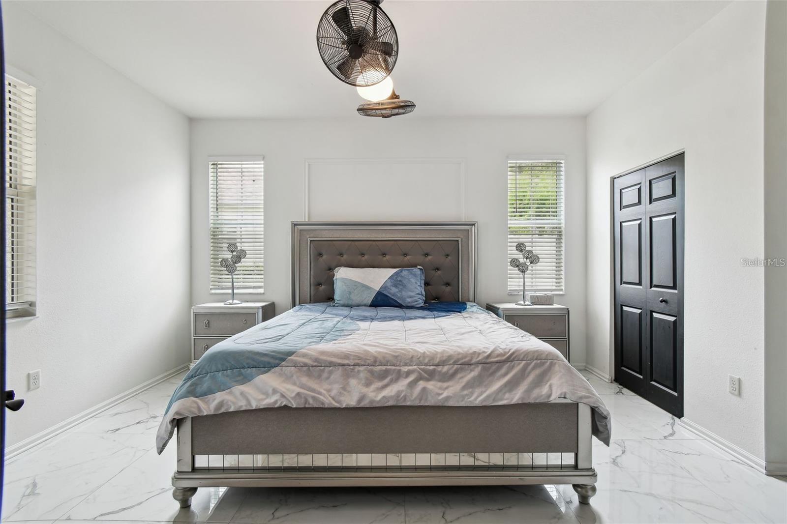 8542 EAGLE BROOK DR