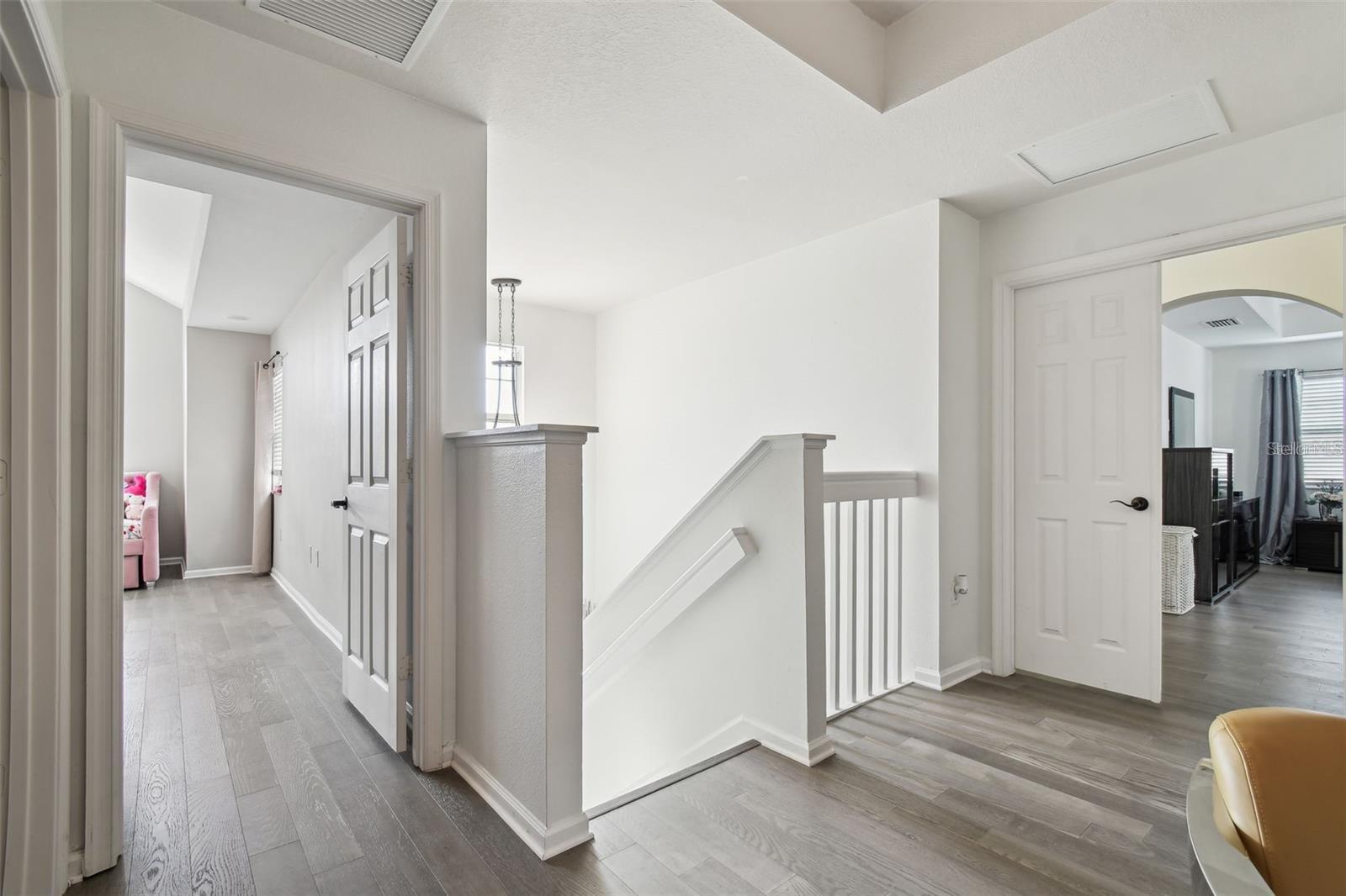 8542 EAGLE BROOK DR