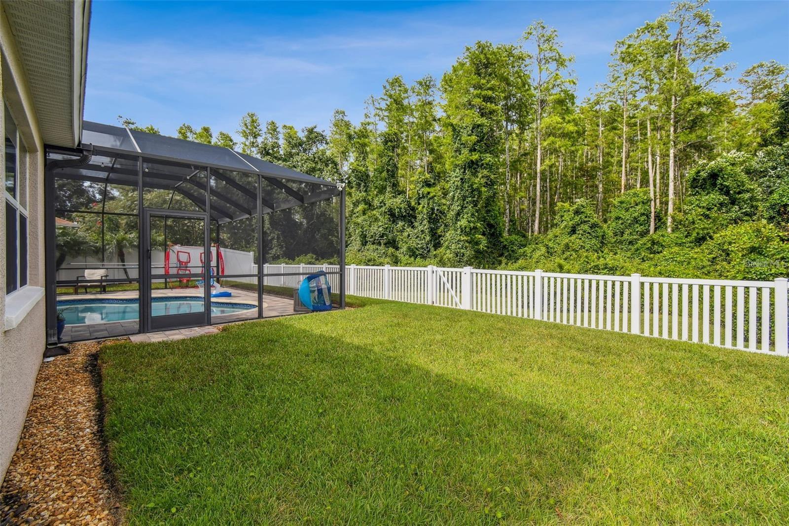 8542 EAGLE BROOK DR