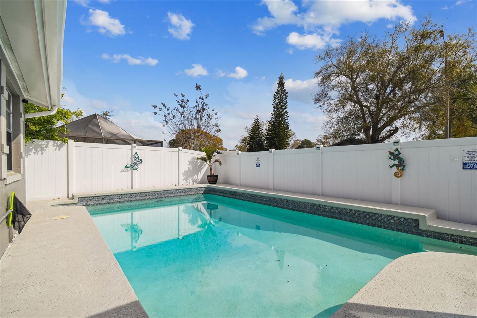 7607 WOODLAND OAKS CT