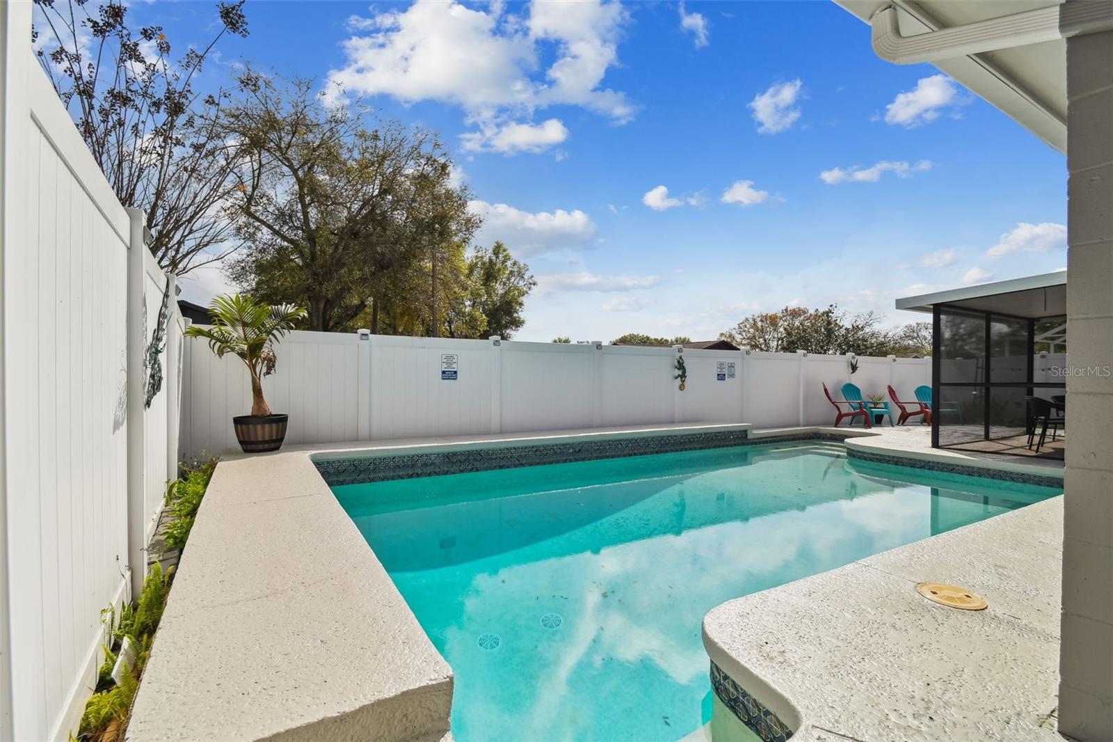 7607 WOODLAND OAKS CT
