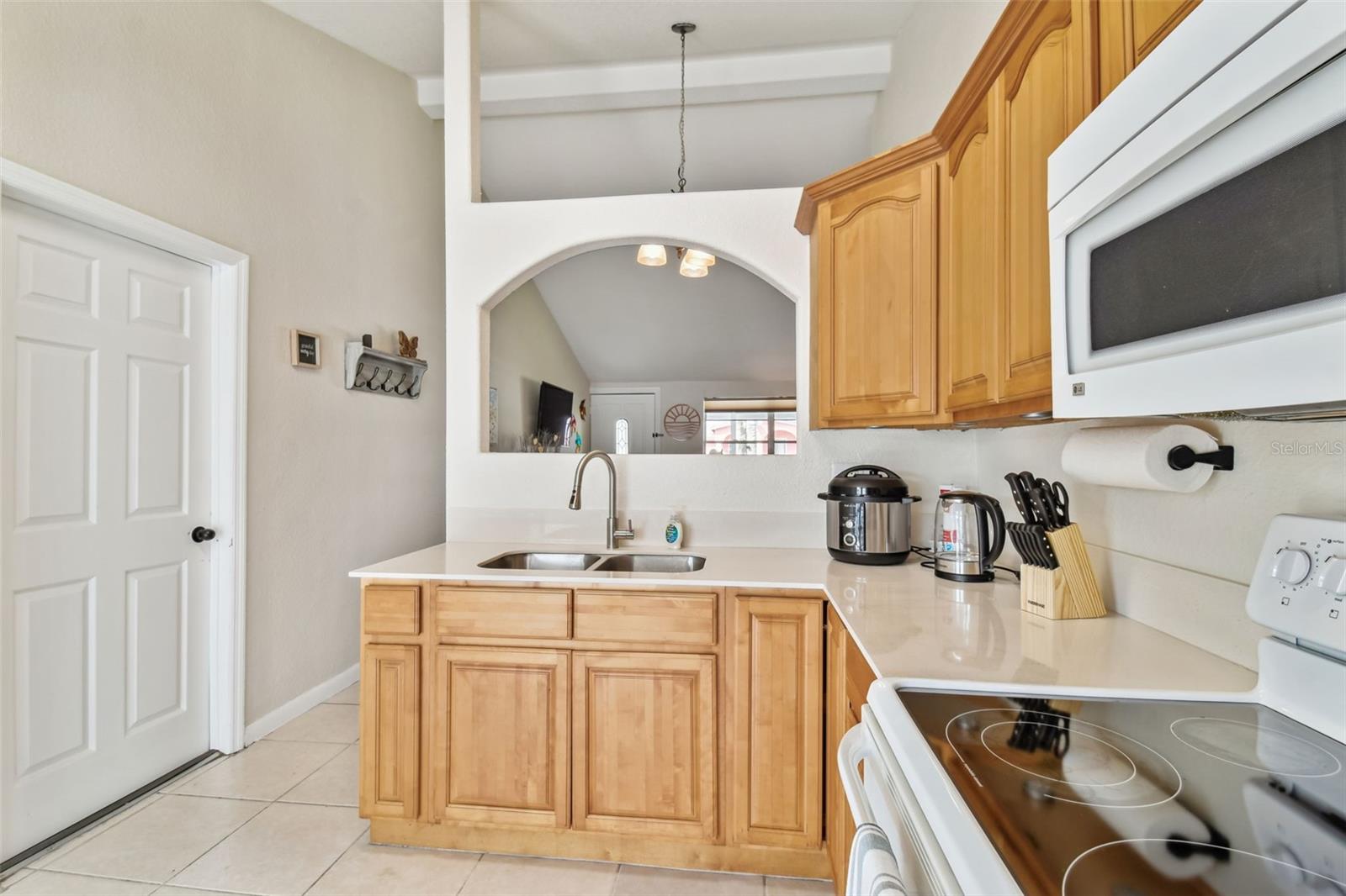7607 WOODLAND OAKS CT