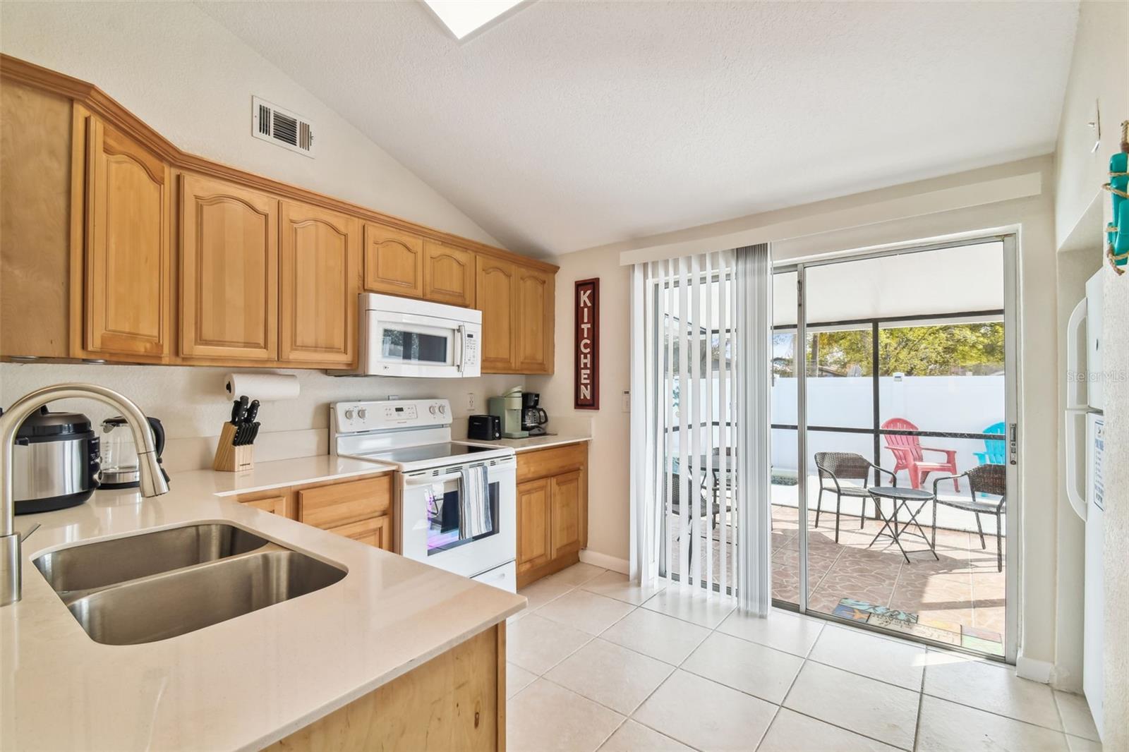 7607 WOODLAND OAKS CT