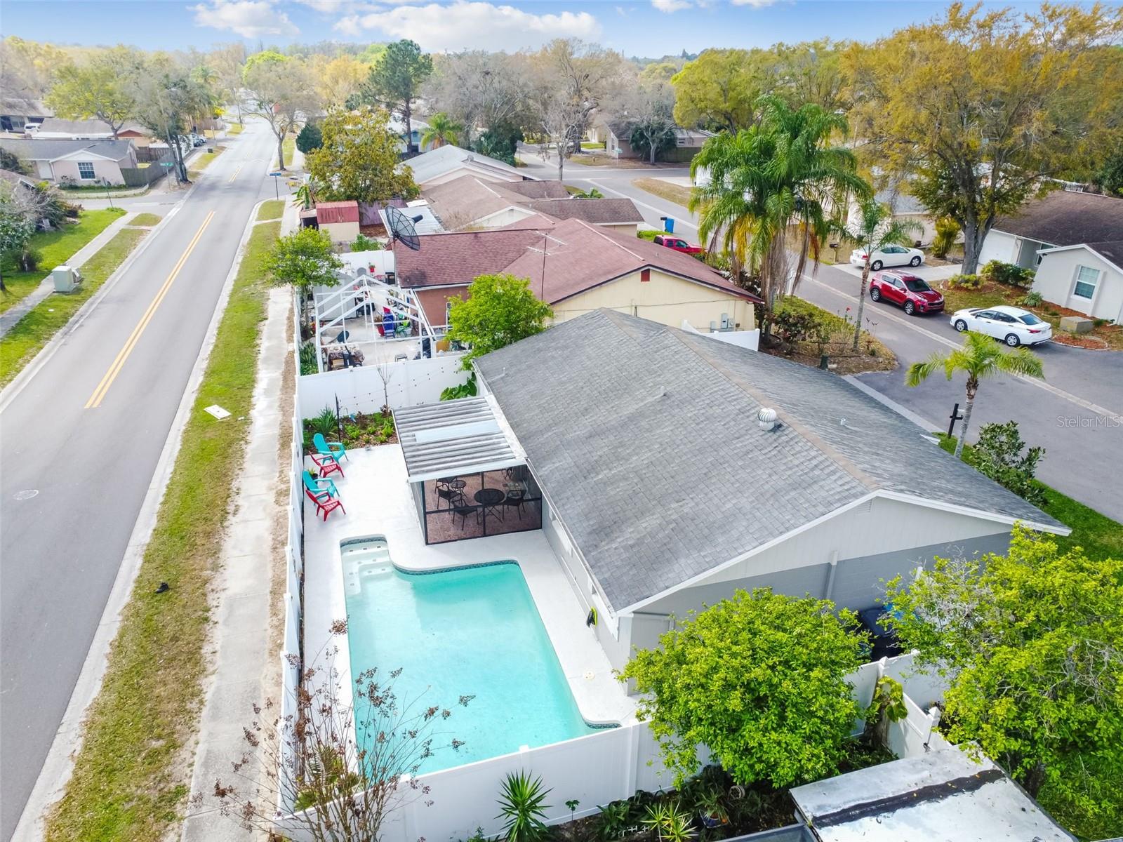 7607 WOODLAND OAKS CT