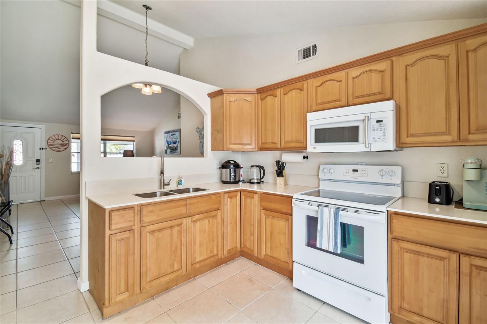 7607 WOODLAND OAKS CT