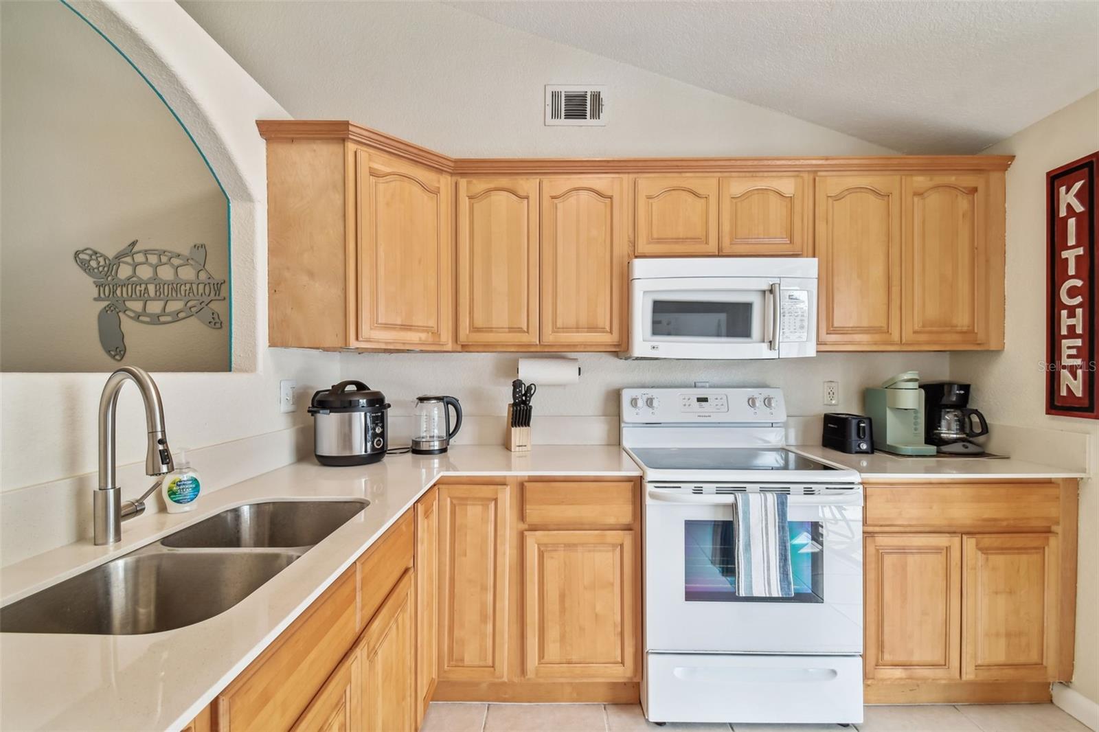 7607 WOODLAND OAKS CT