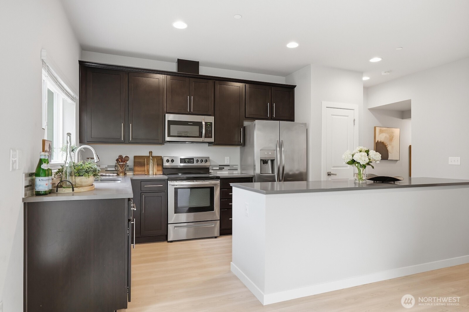 16201 Meadow Road Unit: H4