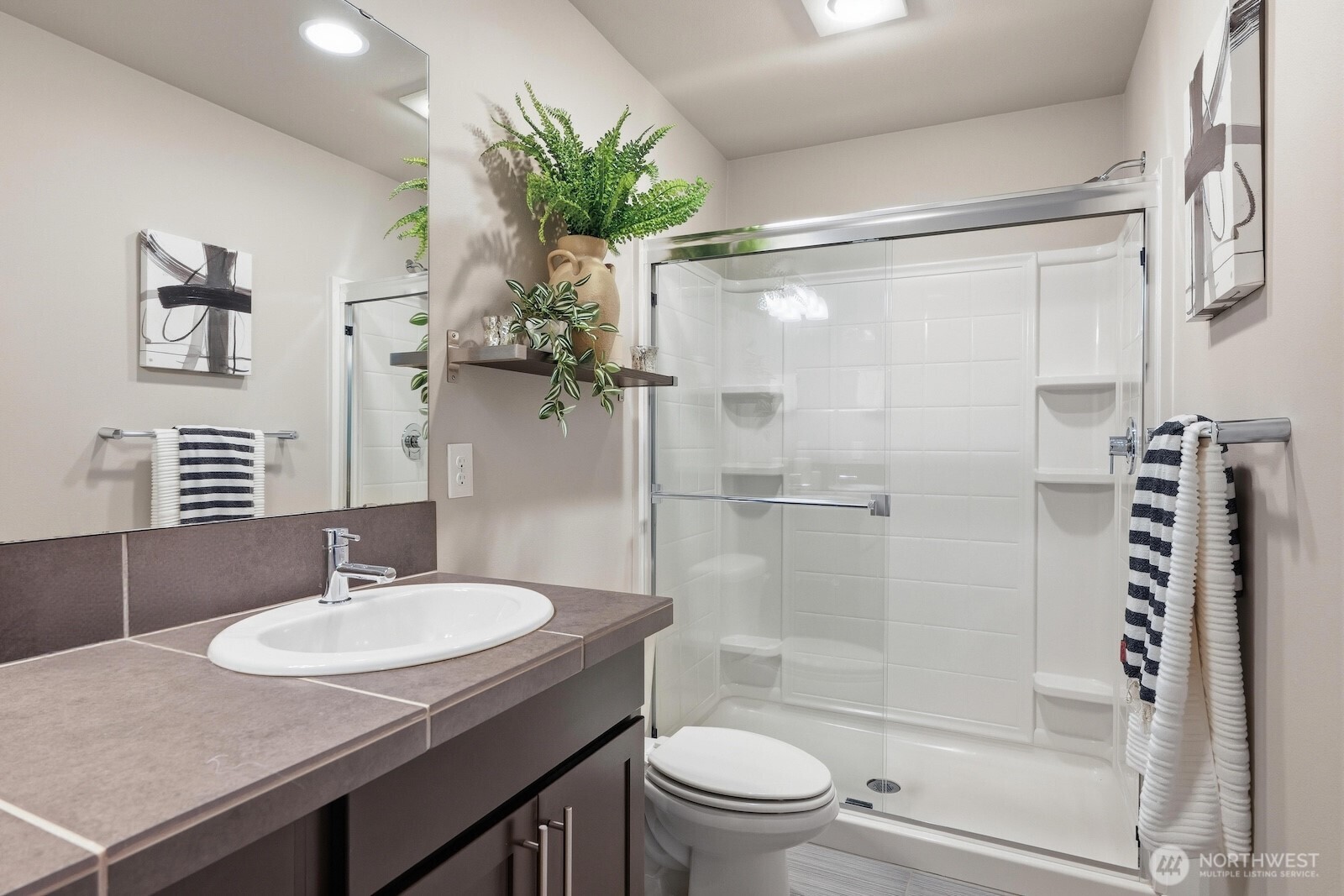 16201 Meadow Road Unit: H4