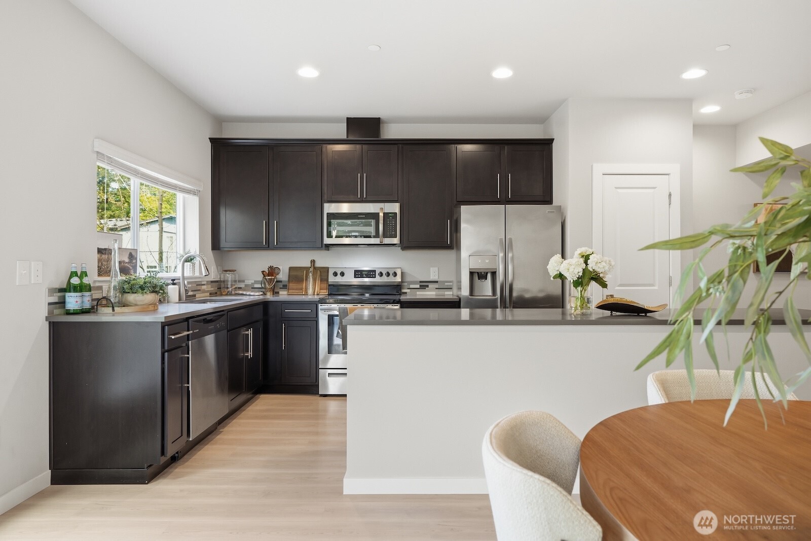 16201 Meadow Road Unit: H4