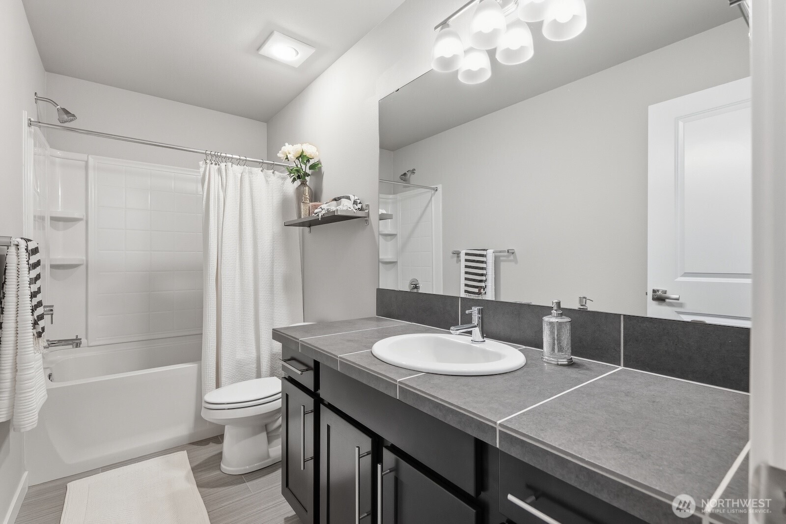 16201 Meadow Road Unit: H4