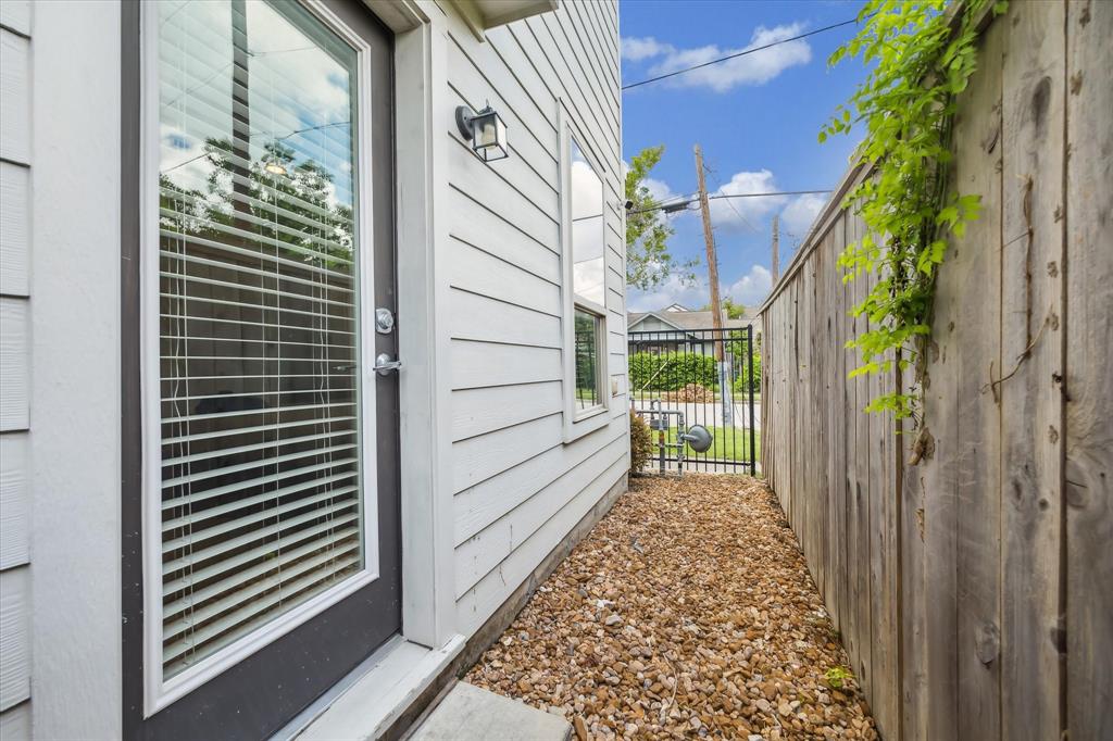 1412 Cleburne Street