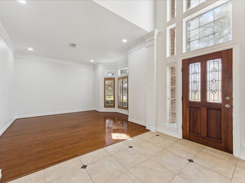 11404 Island Manor Street