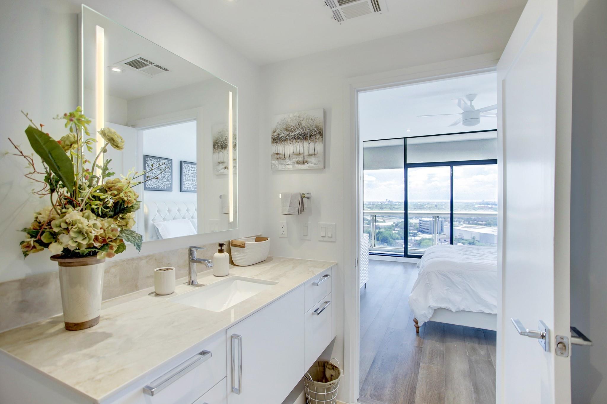 1701 Hermann Drive # 17A