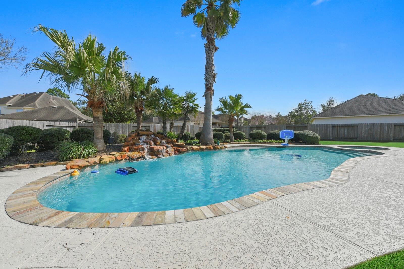 2903 Harvest Hill Drive