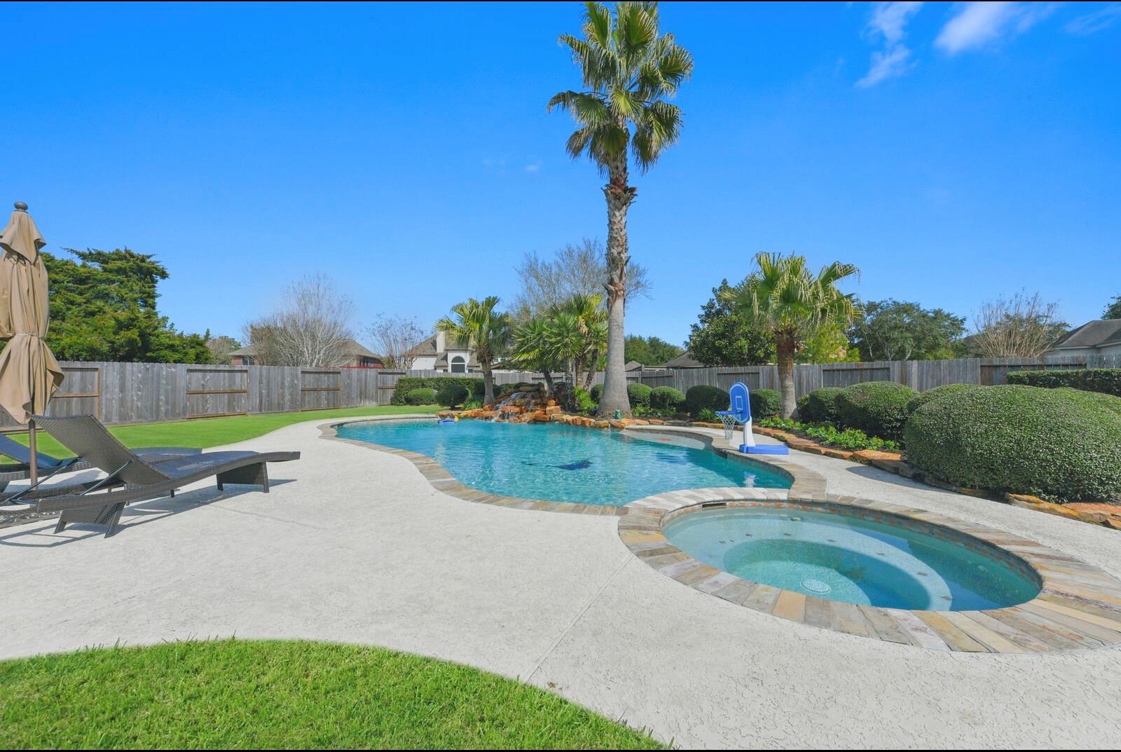 2903 Harvest Hill Drive