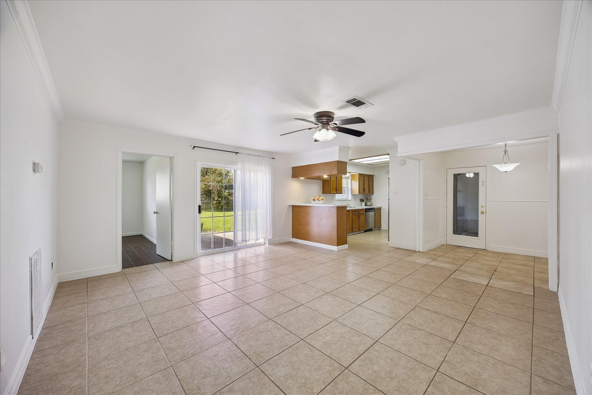 1217 E Brown Lane