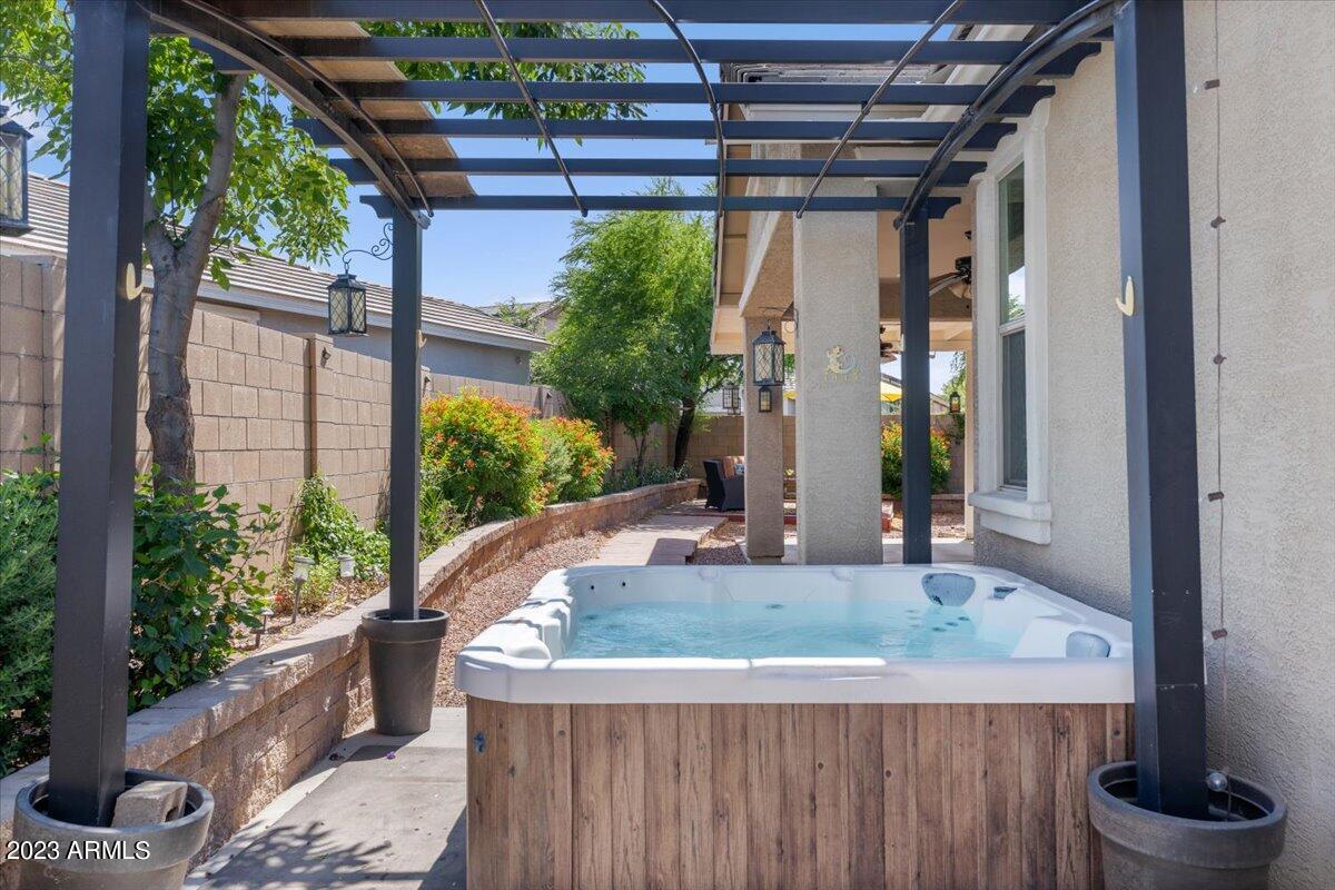 3035 E QUARTZ Street