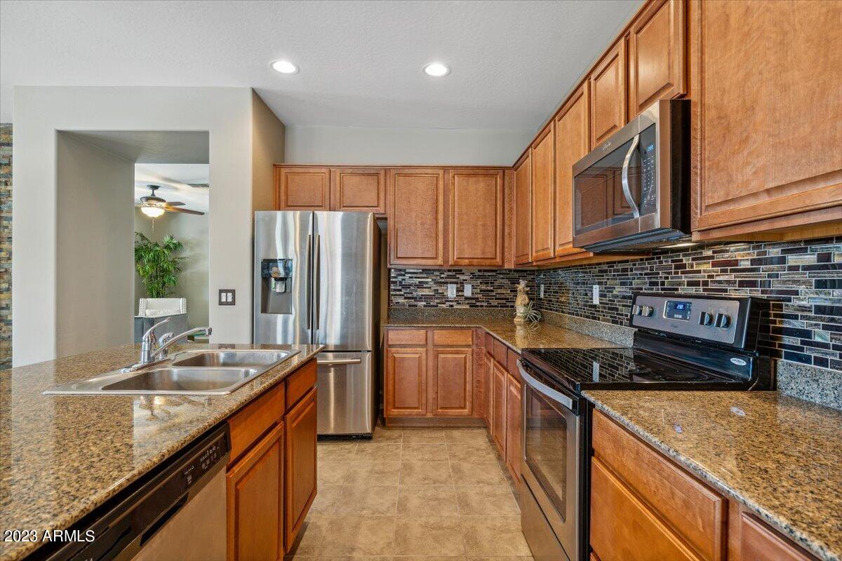 3035 E QUARTZ Street