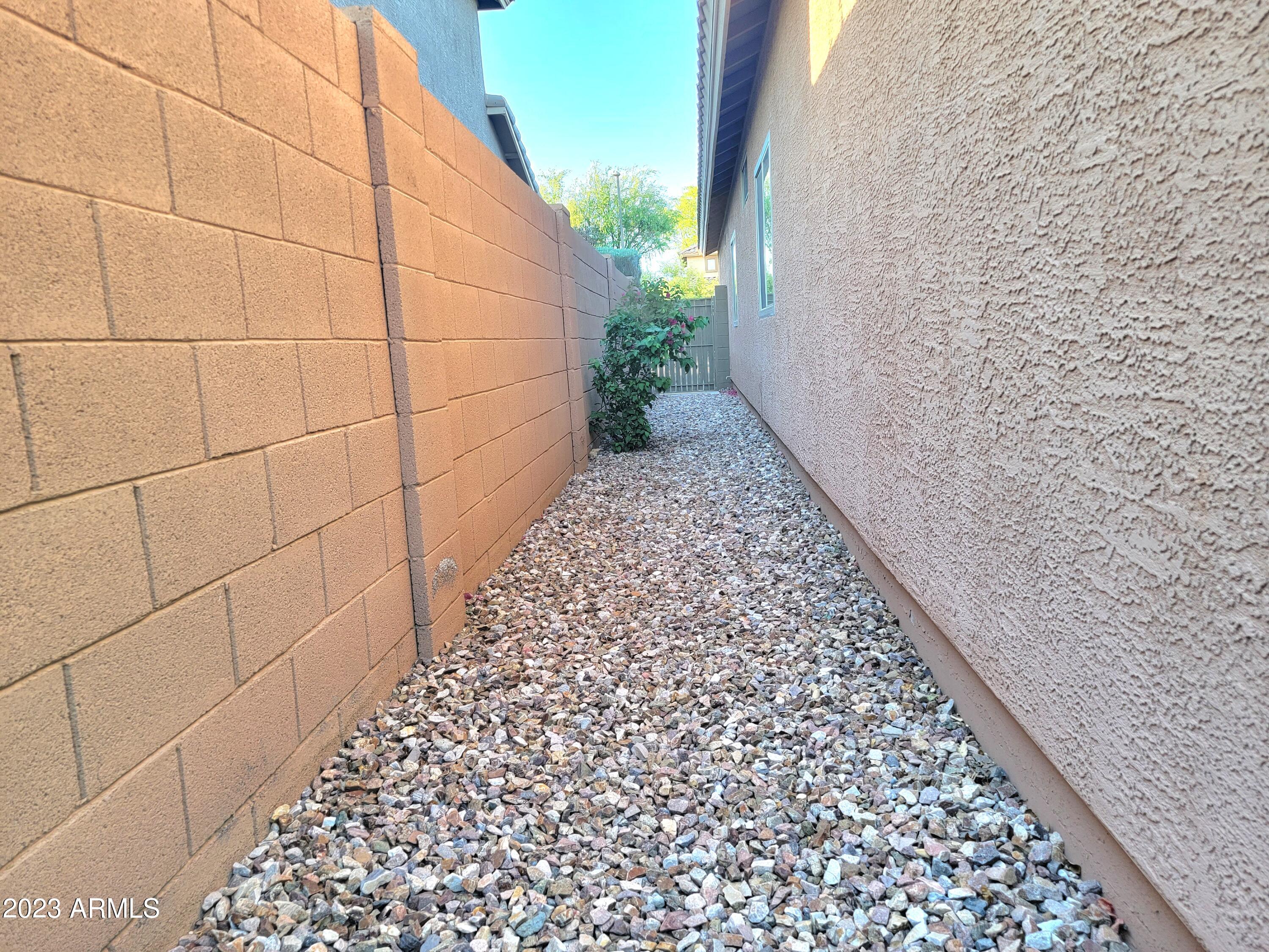 3537 W TWAIN Drive