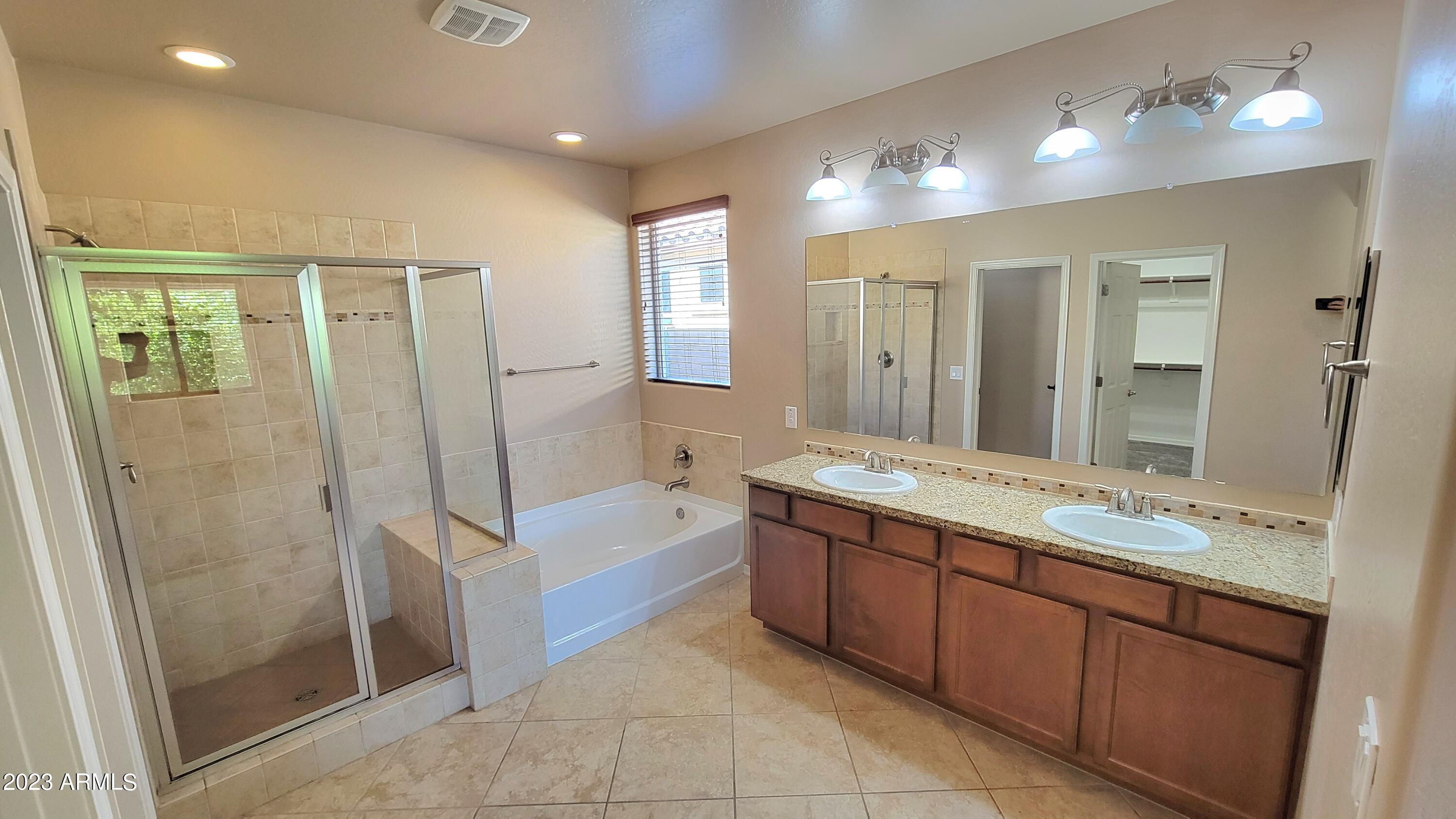 7635 W MOLLY Drive