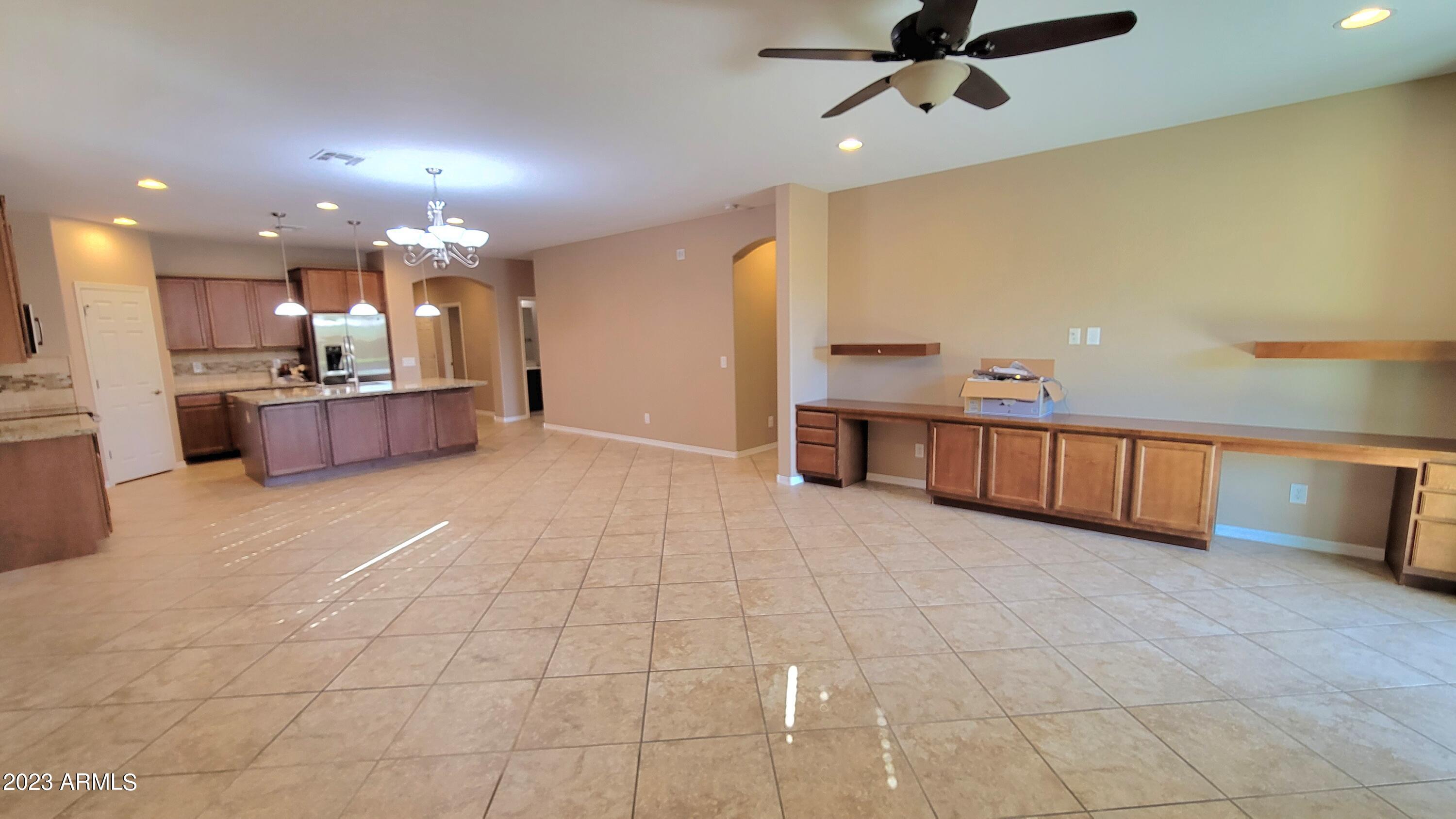 7635 W MOLLY Drive