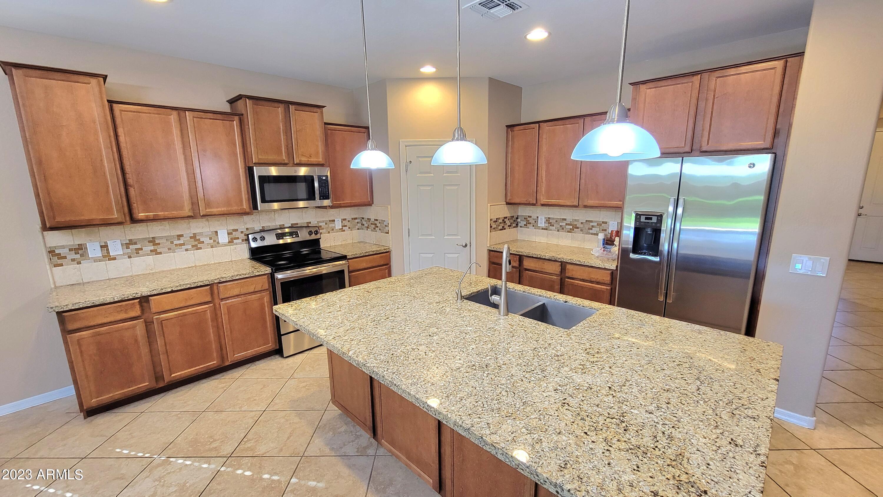 7635 W MOLLY Drive