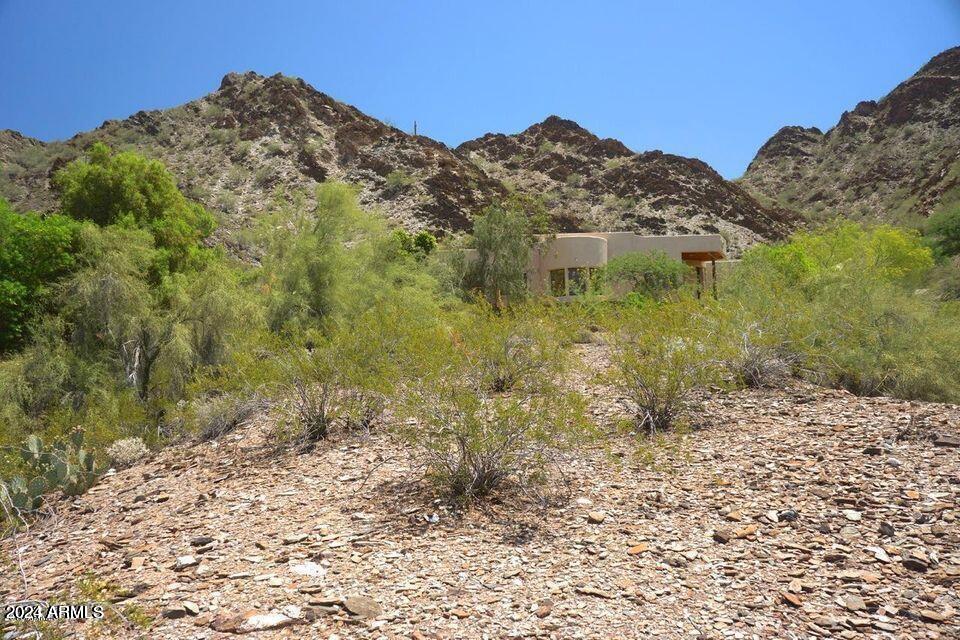 1848 E CINNABAR Avenue, -