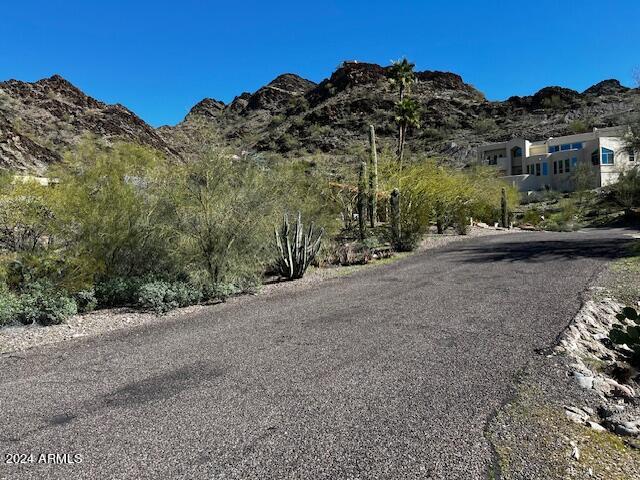 1848 E CINNABAR Avenue, -