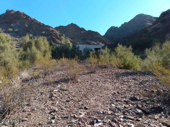 1848 E CINNABAR Avenue, -