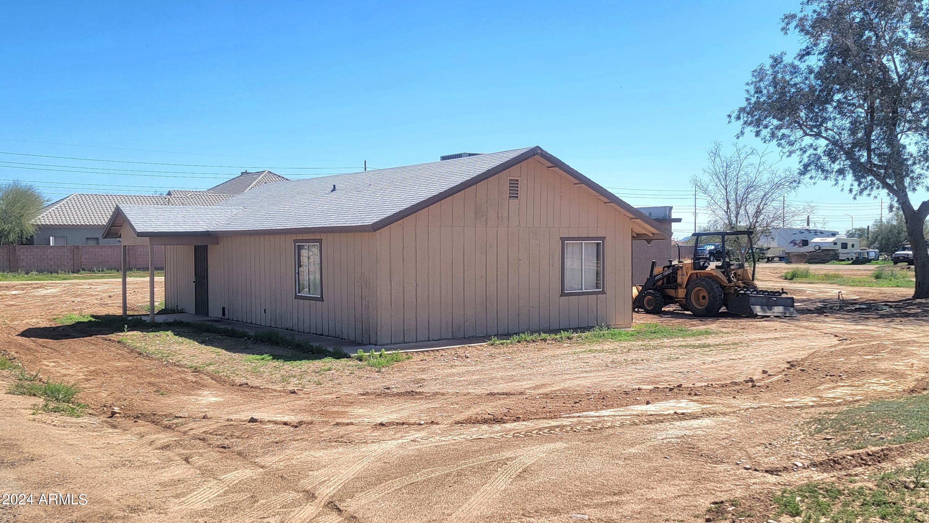 3535 W MCARTHUR Road, -