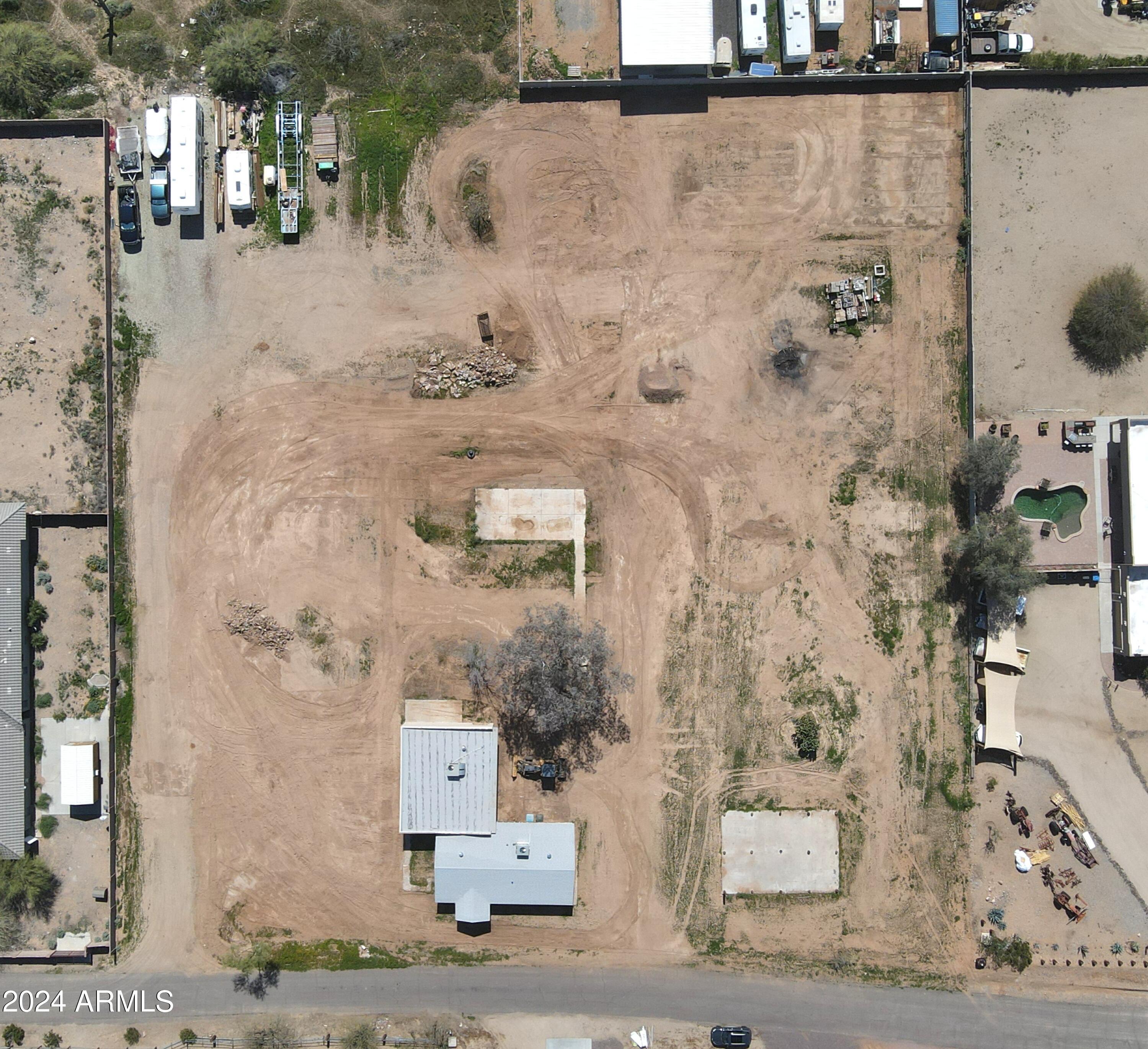 3535 W MCARTHUR Road, -
