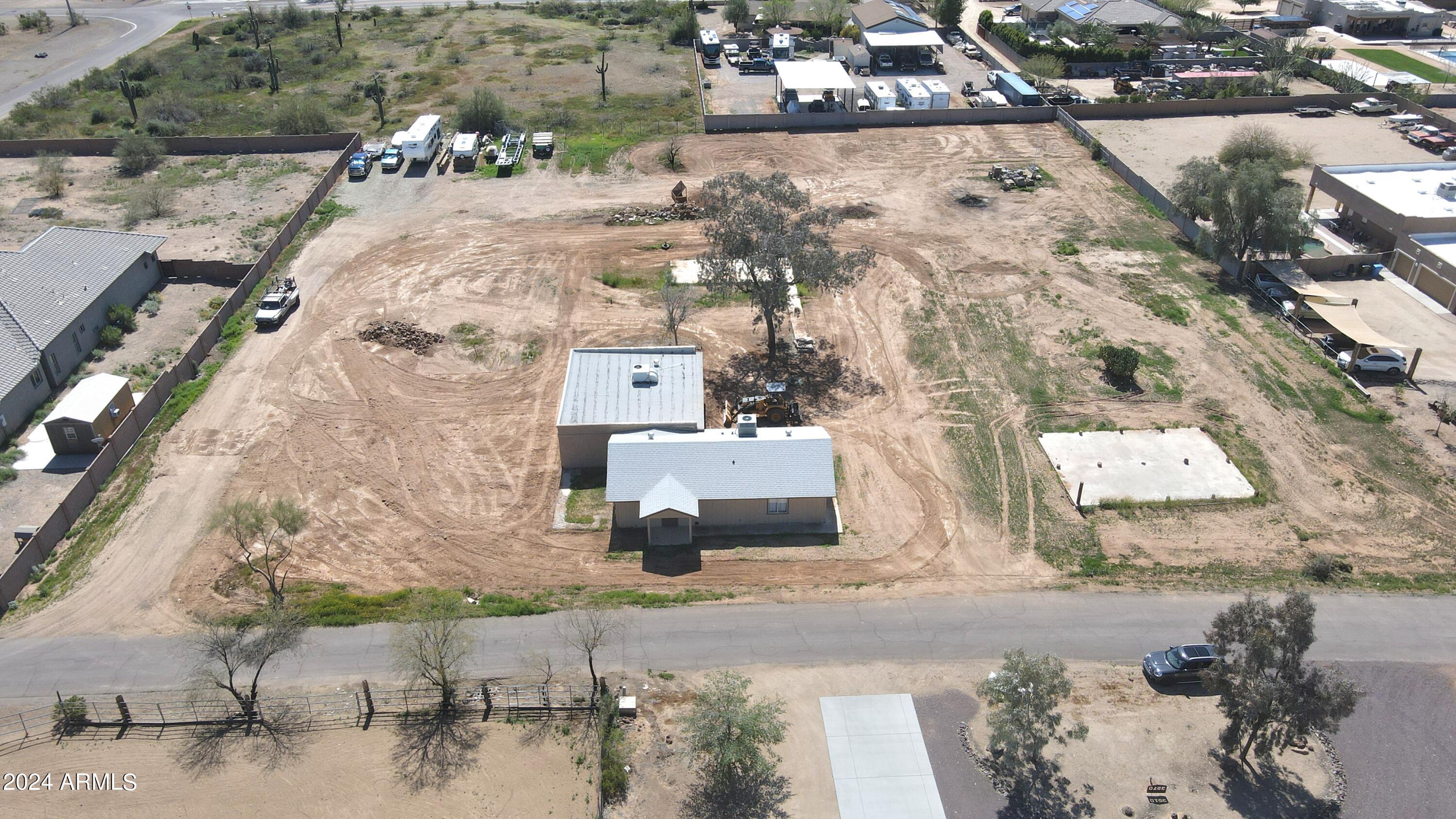 3535 W MCARTHUR Road, -